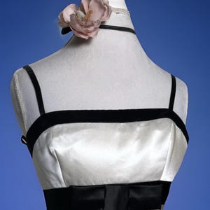 Vestido vintage sin tirantes BCBG Max Azria color marfil / Boda / Inspirado en Chanel / Lujoso imagen 8