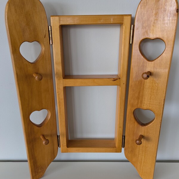 Vintage Wood Heart Wall Shelf: Country Cottage Curio Cabinet