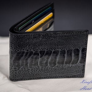 Cartera plegable de piel de avestruz gris hecha a mano / Cartera exótica de lujo para hombre, una idea de regalo para él.