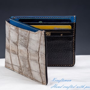Cartera plegable de piel de caimán de alta gama hecha a mano / Cartera de caimán de lujo para hombre en color Himalaya.