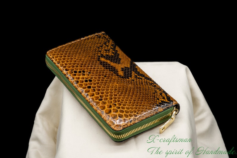 Artisan Craftsmanship - Hand-Stitched with Messi Linen