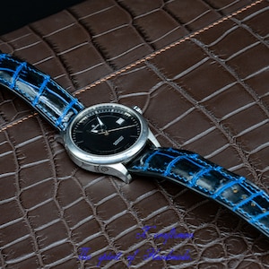 Bracelet de montre en alligator haut de gamme sur mesure, bracelet de montre de luxe sur mesure Personnalisé et élégant en noir et bleu image 9