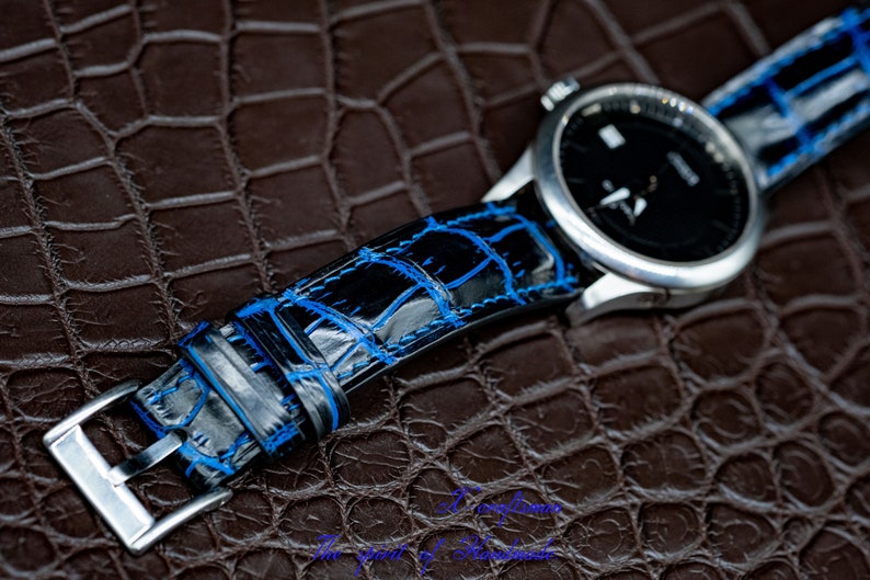 Bracelet de montre en alligator haut de gamme sur mesure, bracelet de montre de luxe sur mesure Personnalisé et élégant en noir et bleu image 7