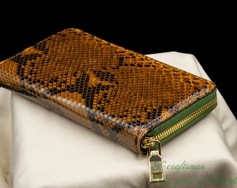 Pochette en cuir python pour femme, portefeuille de luxe avec fermeture éclair, cadeau exotique et élégant fait à la main pour elle.