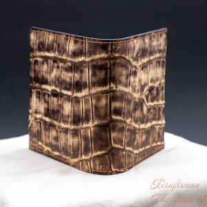 Tarjetero de piel de cocodrilo – Acabado en nobuk marrón – Cartera fina de lujo – Cartera minimalista de cocodrilo – Regalo único para hombre