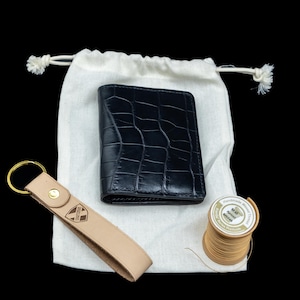 Slim Black Alligator Card Wallet, Handcrafted Leather Cardholder with 6 slots. image 6