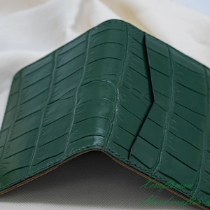 Porta-cartões em couro de jacaré verde – Carteira minimalista feita à mão com vários compartimentos para cartões e bolsos ocultos