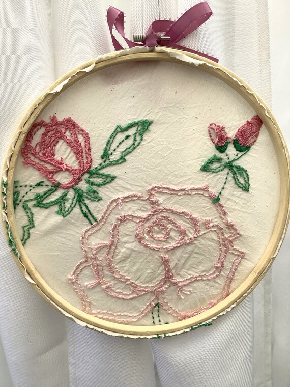 刺繍枠アート、10 1/2 インチ ラウンド、ヴィンテージ ニードルワーク