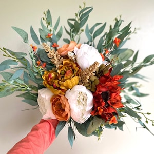 Burnt orange bridal bouquet - fall flower bouquet - boho flower bouquet - sunflower bridal bouquet