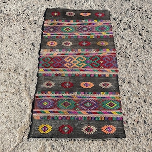 Black Striped Turkish kilim rug, bohemian kilim rug, vintage kilim rug, Anatolian Turkish rug, small rug ,Turkish Kilim 2'5" x4'8" ft  kilim