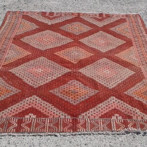 Turkish kilim rug, bohemian kilim rug,vintage kilim rug,Anatolian Turkish rug,Kelim rug ,Turkish Kilim,Embroided  5&#39;3&quot; x 8&#39;2&quot; ft  kilim Rug