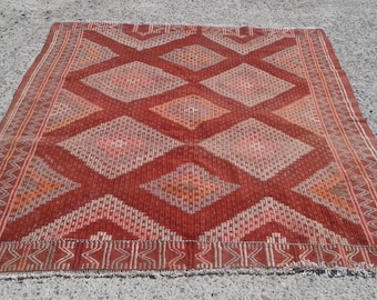 Turkish kilim rug, bohemian kilim rug,vintage kilim rug,Anatolian Turkish rug,Kelim rug ,Turkish Kilim,Embroided  5'3" x 8'2" ft  kilim Rug