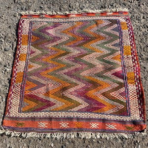 Small Turkish kilim rug | kilim rug | vintage rug | Anatolian Turkish rug | Kelim teppich | Turkish Kilim |  3&#39;6&quot; x 3&#39;8&quot;ft | Livingroom Rug