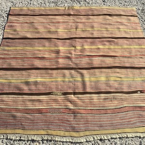 kilim Rug, striped kilim runner, vintage Turkish kilim rug, Area kilim, kilim rug for room, teppich Kelim, 4&#39;10” x 4’11”ft, rug for kitchen,