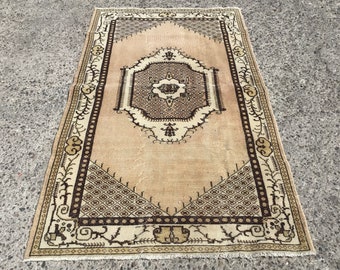 Small Area Rug, Doormat, vintage Turkish Handmade Oushak Rug, 4’ x 6’9” ft, bedroom kilim Rug, Kitchen Rug,