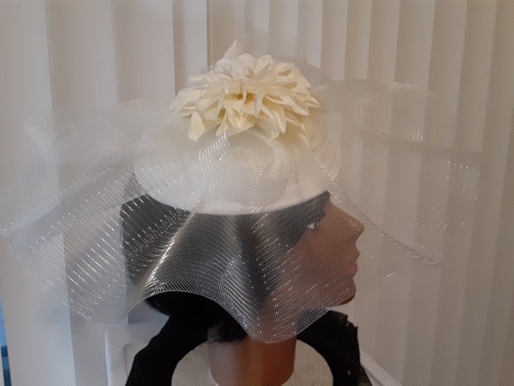 Ivory Satin Pillbox Hat: Crinoline Veil, Flower Fascinator  display picture 1