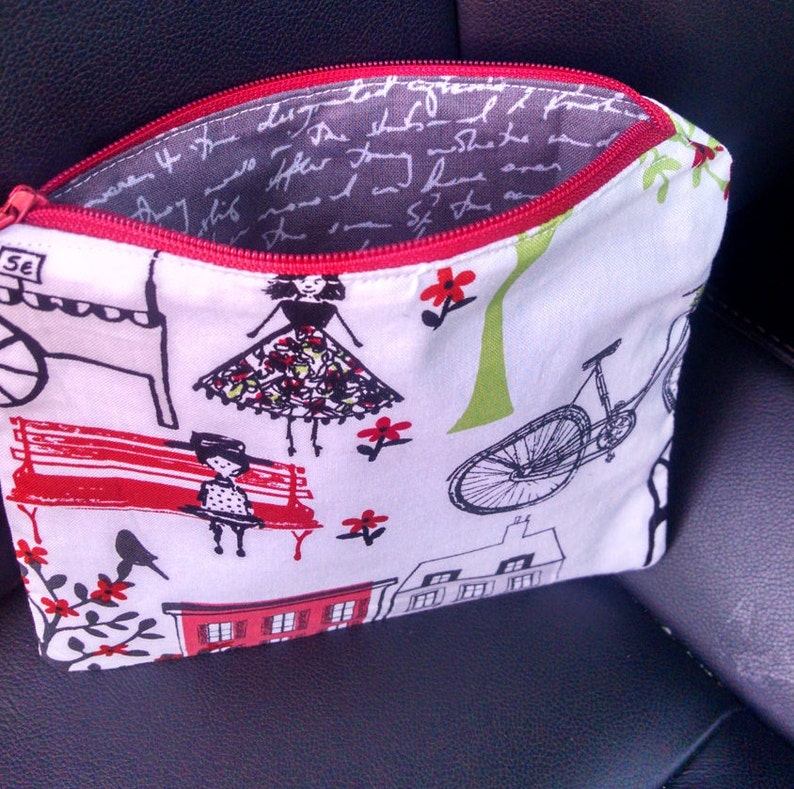 Lined zipper pouch