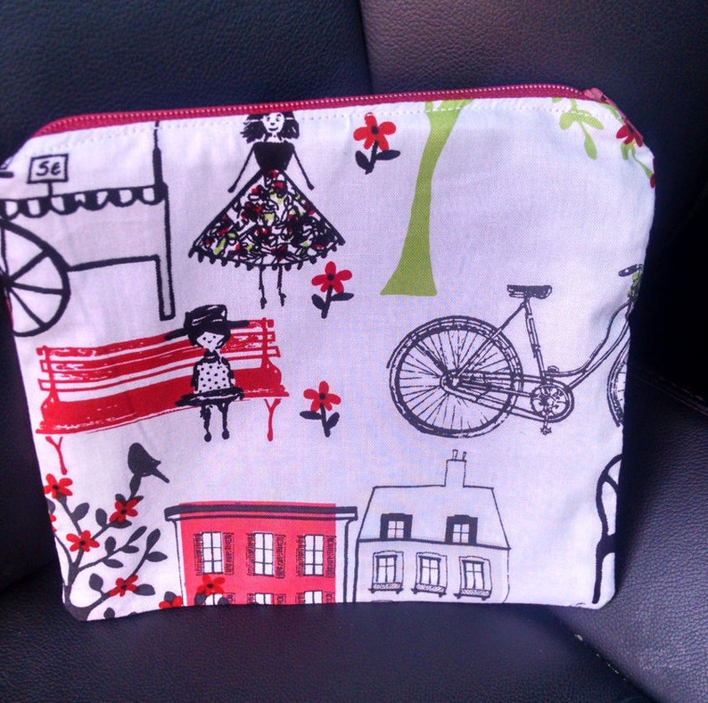 Lined zipper pouch