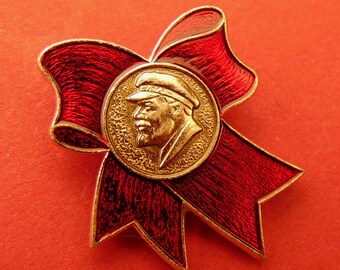 Set 100 Pcs of LOT COLLECTION RUSSIAN SOVIET BADGE PIN USSR Russia Set 100 Pcs of LOT COLLECTION RUSSIAN SOVIET BADGE PIN USSR Russia
