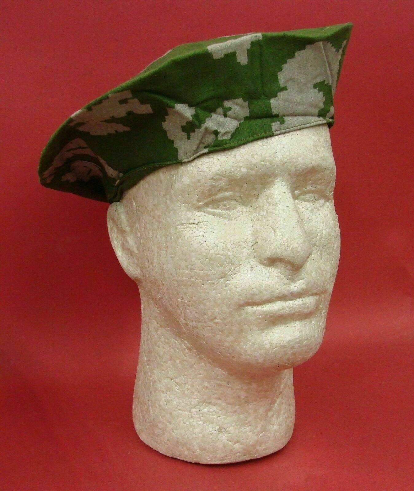 беретка камуфляж. берет камуфляжный. берет цвета камуфляж. камуфляжная беретка. камуфлированные береты.