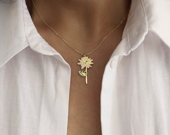 Gold Water Lillies Necklace, July Birth Flower Necklace, July Flower Necklace, Birthday Flower Necklace for July, July Month Flower Necklace
