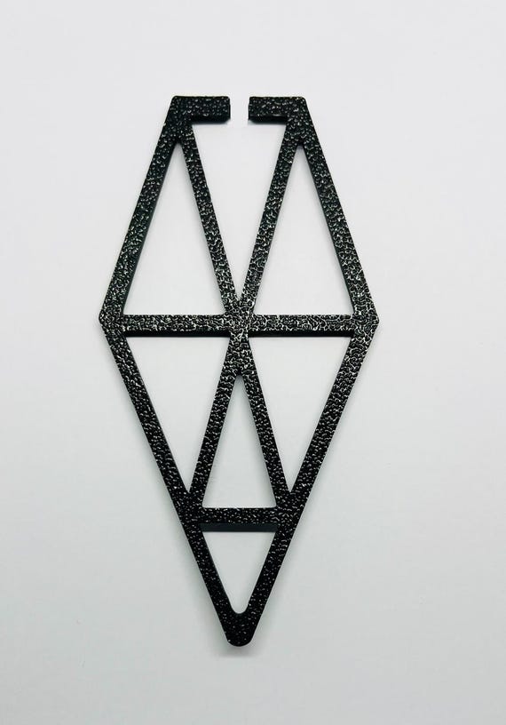 Elongated Triangle Clip