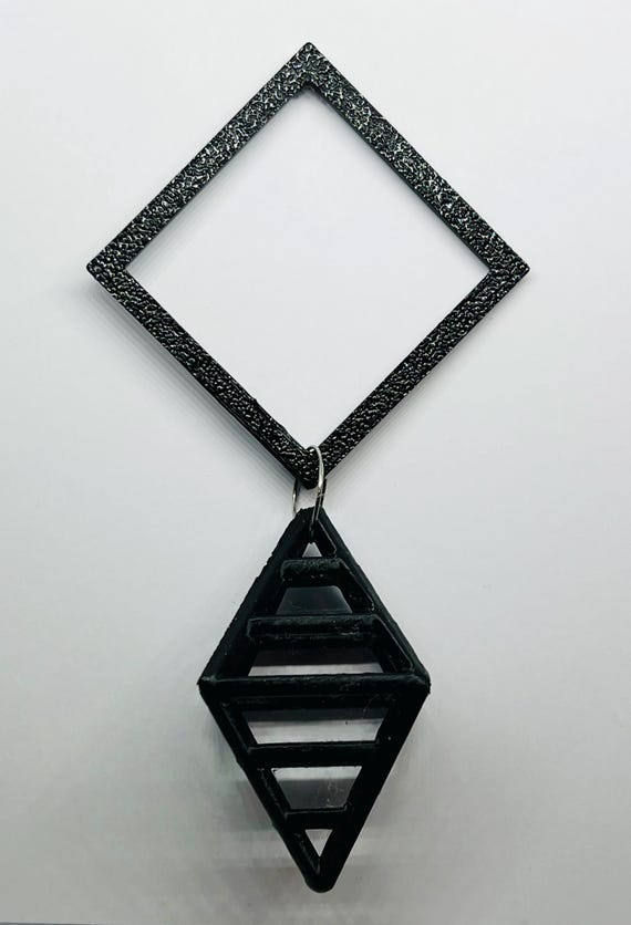 3D printed accessory - hanging diamond pin