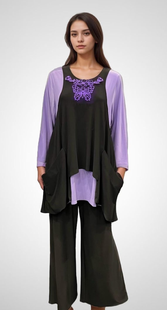 Black 2-pocket Vest/Topper. VEST ONLY.