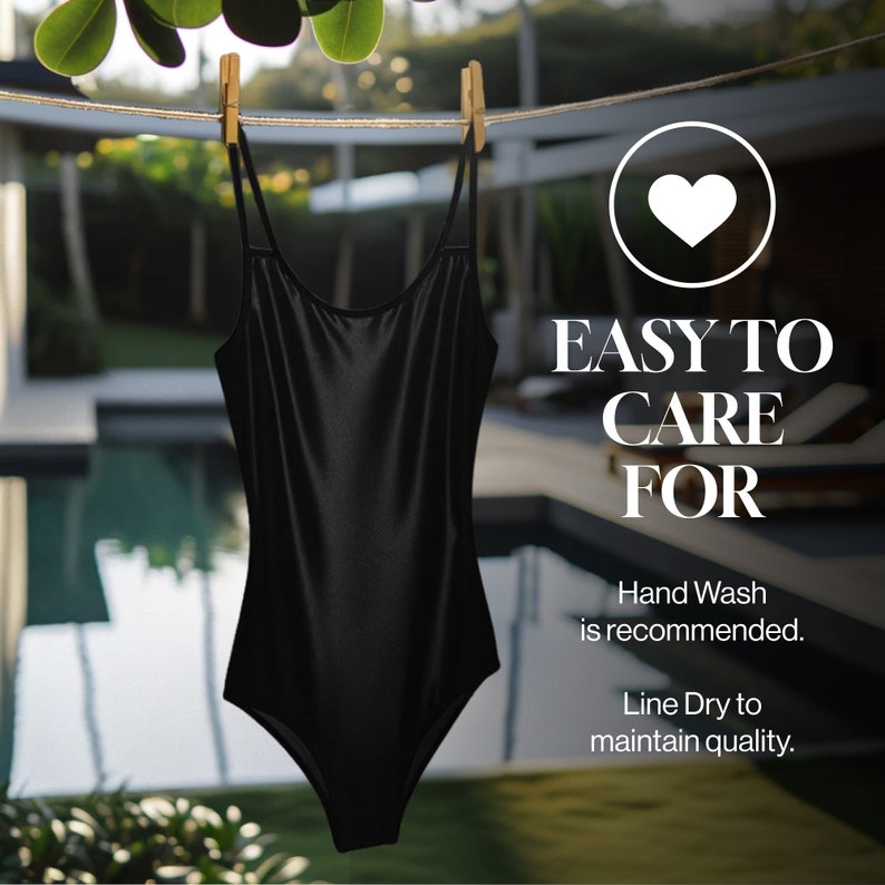 Puede incluir: Un traje de ba&ntilde;o negro colgado de una cuerda para tender la ropa con un icono de coraz&oacute;n y el texto "EASY TO CARE FOR" e instrucciones para lavar a mano y secar en l&iacute;nea para mantener la calidad.