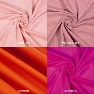 Puede incluir: Cuatro muestras de tela en diferentes colores: rosa polvoriento, marsala 2 tonos, naranja oscuro y fucsia oscuro. La tela es lisa y tiene un ligero brillo.