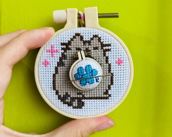 Mini cross stitch needle minder cat dog paw for embroidery pin cushion sewing needlepoint tools