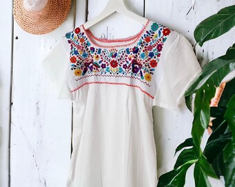 Mexikanische Bluse mit handgemachte Stickerei, Boho Sommerbluse, Muttertagsgeschenk