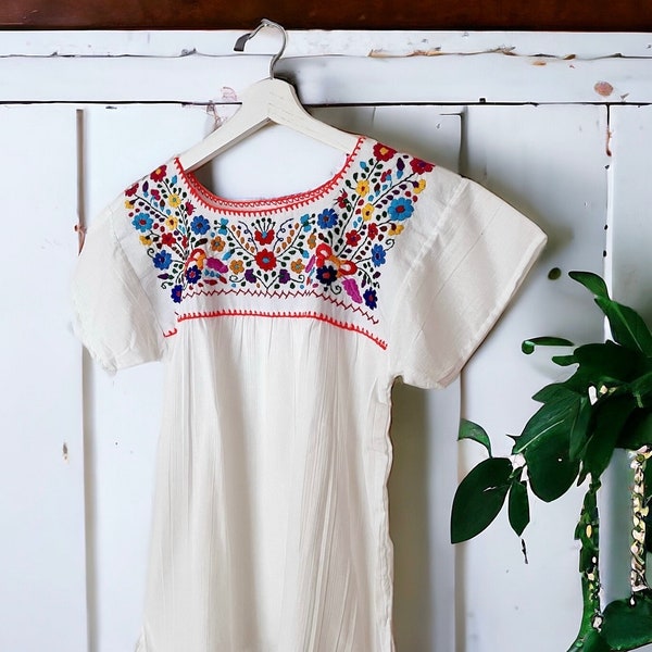 Mexikanische Bluse mit handgemachte Stickerei, Boho Sommerbluse, Muttertagsgeschenk