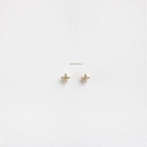 4 Leaf Clover Stud, CZ Flower Earring, Starburst Stud, Unisex, Gold, Silver SHEMISLI SS040