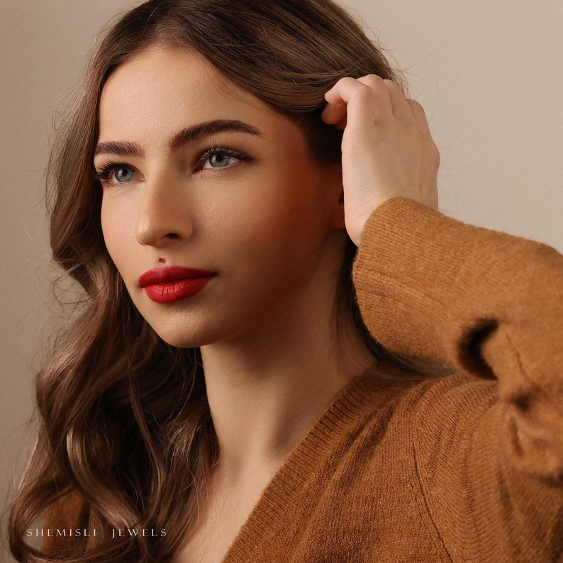 Ruby Lip Stud, Threadless Flat Back, Minimalist Style, A-SS615 Bild 6