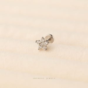 Tiny 5 Petal Flower with White Stones, Threadless Flat Back Tragus Stud, 20,18,16ga, 5-10mm Unisex, Surgical Steel SHEMISLI SS571