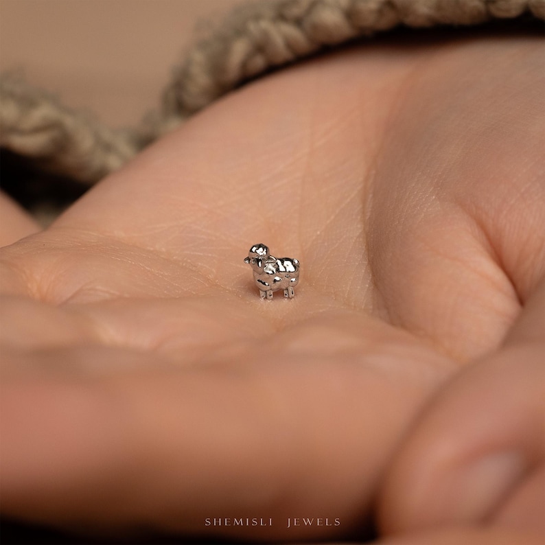 Sheep Stud, Threadless Flat Back Earring, Minimalist Style, A-SS1375 afbeelding 4