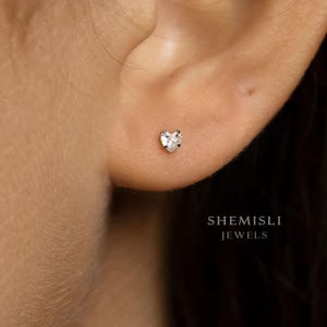 Petite boucle d'oreille avec pierre en forme de coeur, clou d'oreille en diamant super délicat, unisexe, argent sterling SHEMISLI SS364