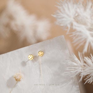 Clous d'oreilles petit smiley, unisexe, or, argent SHEMISLI SS663 embout papillon, embout boule à vis SS664 (type A)