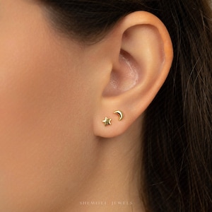 Mismatched Moon and Star Stud Earring, Celestial Earrings, Unisex, Gold, Silver SS077 Butterfly End, SS857 Screw Ball End (Type A)
