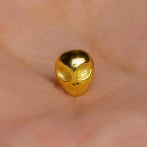 Alien Head Stud, Threadless Flat Back Earring, Minimalist Style, A-SS1172
