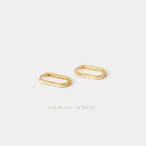 Long Oval Hoop, Huggies Earring, Minimalist Style, A-SH209