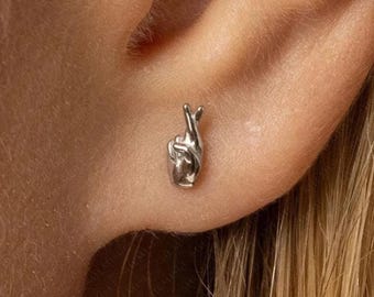 Finger Crossed Stud, Threadless Flat Back Earring, Minimalist Style, A-SS1123