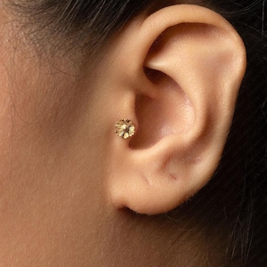 Tiny Daisy Threadless Flat Back Tragus Earring, April Birth Flower, 20,18,16ga, 5-10mm Unisex, Surgical Steel SHEMISLI SS1050