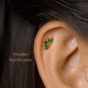 Petite boucle d'oreille sans filetage à 5 feuilles et couronne de pierres d'émeraude, calibre 20,18,16, 5-10 mm, unisexe, acier chirurgical SHEMISLI SS560