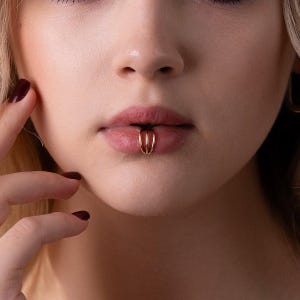 Split Triple Lip Hoop Earring, 18, 16ga, 8, 10mm, Unisex, G23 Titanium SHEMISLI SH523, SH524, SH525, SH526, SH527