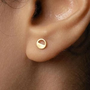 Half Circle Stud, Threadless Flat Back Earring, Minimalist Style, A-SS1247