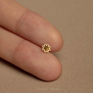 Tiny 8 point star Threadless Flat Back Earring, 20,18,16ga, 5-10mm Unisex, Surgical Steel SHEMISLI SS1135