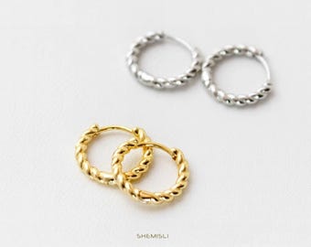 Twisted Wire Hoop, Huggies Earring, Minimalist Style, A-SH034