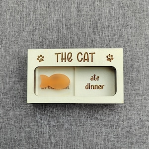 Ímã personalizado para alimentação de gatos | Lembrete de tarefas para animais de estimação com slide gravado | Rastreador de comida para gatinhos em estilo rústico e contemporâneo | Ímã para café da manhã e jantar | Alimentado ou não